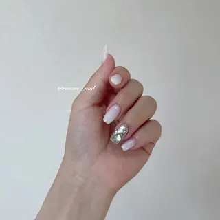 ネイル 𝓇𝒶𝓃𝒶𝓃 𝓃𝒶𝒾𝓁のネイルデザイン