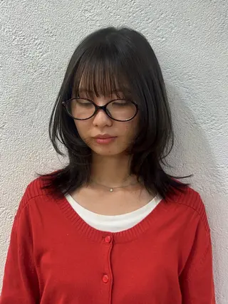 セミロング 山本 梨華のヘアスタイル