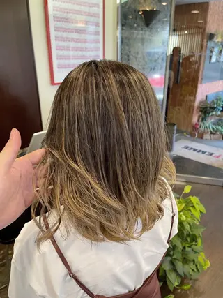 ミディアム カラー peakshair所属・艶々になる髪質改善 𝒀𝑼𝑻𝑶のヘアスタイル