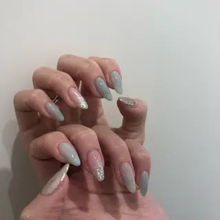 ネイル 椿森 美瑠紅の眉毛・アイブロウイメージ