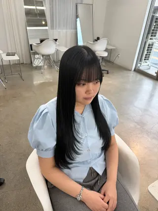 ロング カラー build所属・秋山 花音のヘアスタイル