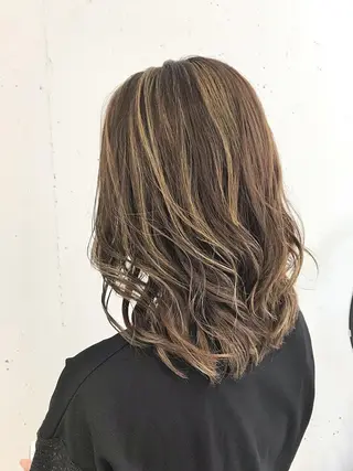 ミディアム ミルクティーベージュ 山本勝志のヘアスタイル