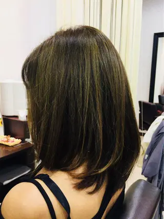 ミディアム カラー 阿久津 泰幸のヘアスタイル