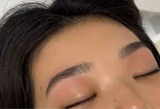 アイブロウ BLOOM所属・kana eyebrowの眉毛・アイブロウイメージ