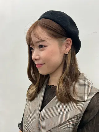 セミロング カラー 愛子 /ハイトーンのヘアスタイル