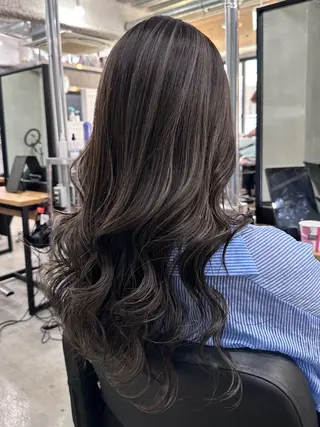 ロング カラー 浦谷 洸成のヘアスタイル