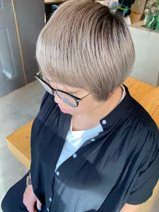 ショート カラー 🩷🍭中津・梅田 エリア🍬💜のヘアスタイル