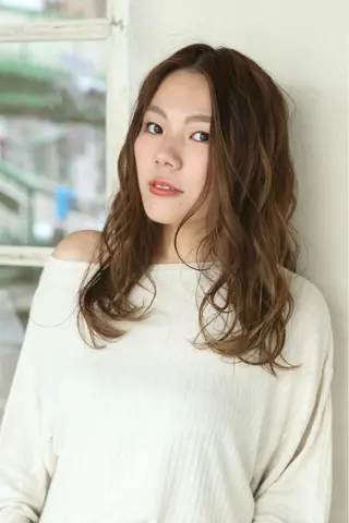 ロング カラー パーマ ルービック 梅田茶屋町店のヘアスタイル