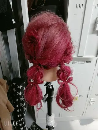 ロング LUXBE GALLERY なんば駅前店所属・ラックスビーギャラリ ー AKICOのヘアスタイル