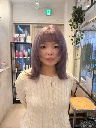 ミディアム カラー ミルクティー× グレージュMOMOのヘアスタイル