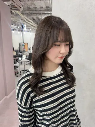 ロング カラー 赤み無し柔らかカラー 【梅田】madokaのヘアスタイル