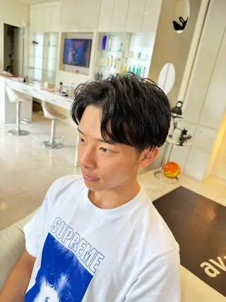 ショート カラー パーマ メンズ 長屋 裕也のヘアスタイル