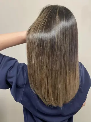 セミロング emanon横浜所属・褒められヘアー ERI✨のヘアスタイル