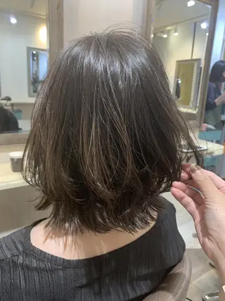 カラー 嶋村夏実🌼レイヤー 🌸白髪ぼかしのヘアスタイル