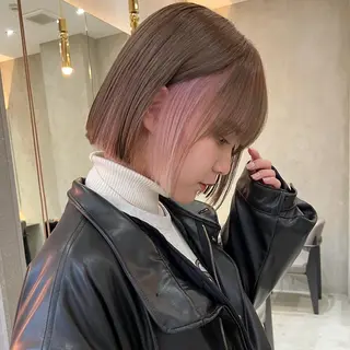 ショート カラー 🤍ハイトーン 🤍VIVIE🤍のヘアスタイル