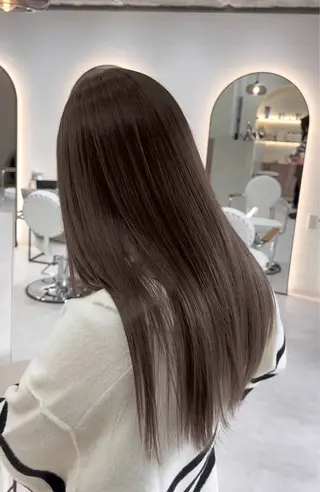 カラー 🩶レイヤー/艶髪/ 顔周り/韓国風/輝士のヘアスタイル