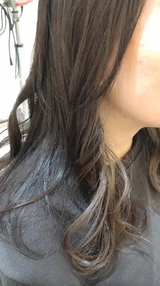 ロング カラー 大槻 百合子のヘアスタイル