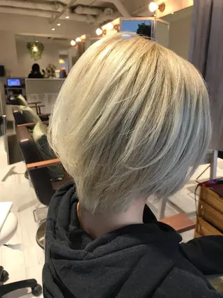 ショート ミルクティーベージュ 山本勝志のヘアスタイル