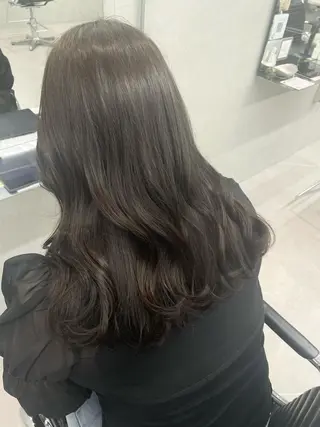 セミロング カラー IO イオリのヘアスタイル