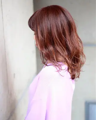 セミロング カラー パーマ 成松 勇治のヘアスタイル