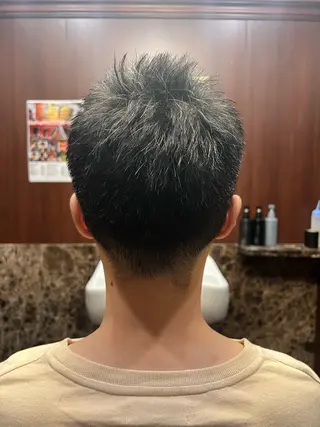 ショート ヒロ銀座バーバーショップ丸の内所属・秋山 琳太のヘアスタイル