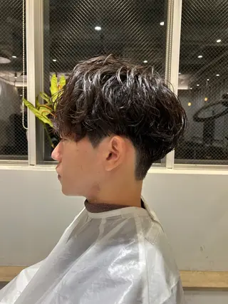パーマ メンズ ハイトーン/艶カラー 🎀ikumi🪄のヘアスタイル
