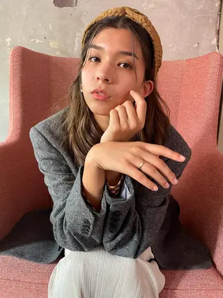 ロング カラー 🩰オリーブ/ ベージュ松本咲花🩰のヘアスタイル