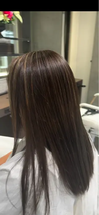 セミロング カラー 辻 日向のヘアスタイル