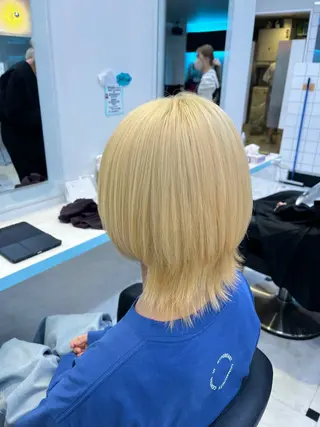 ショート カラー ブリーチカラー 🩵MIZUKIのヘアスタイル