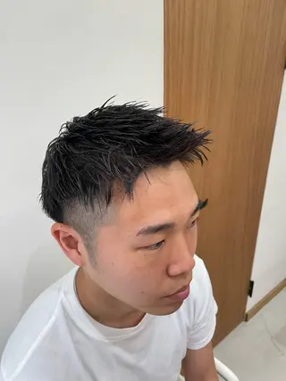 メンズ 慎太朗メンズパーマ/ フェザー/スパイキーのヘアスタイル