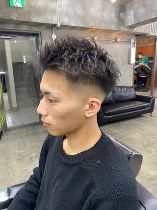 メンズ メンズパーマ特化サロンLond LOGAN所属・SEIYA メンズパーマ職人のヘアスタイル