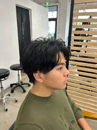 パーマ メンズ やりすぎないパーマ ニュアンスパーマのヘアスタイル