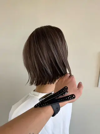 ミディアム カラー ハイライトカラー✨ グレージュ✨鎌倉光洋のヘアスタイル