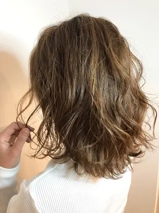 ミディアム カラー パーマ m ā l o. マァロのヘアスタイル