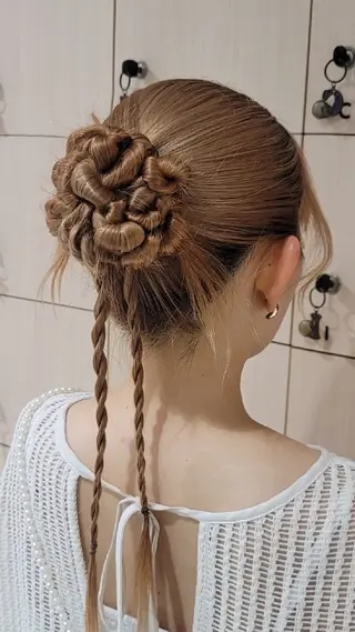 ヘアアレンジ ロング ハイトーン/デザイン カラー/COCOKAのヘアスタイル