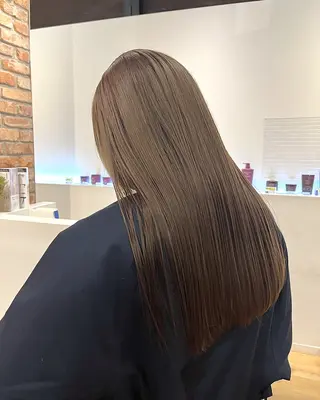 ロング marino/ カラー/顔周りカットのヘアスタイル