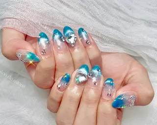 ネイル Salon de Minuit🦩のネイルデザイン