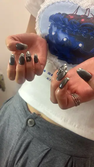 ネイル nailsalon　hue所属・小山 羽奈のネイルデザイン