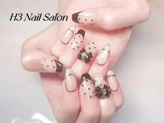 ミディアム H3 ネイル サロンのネイルデザイン