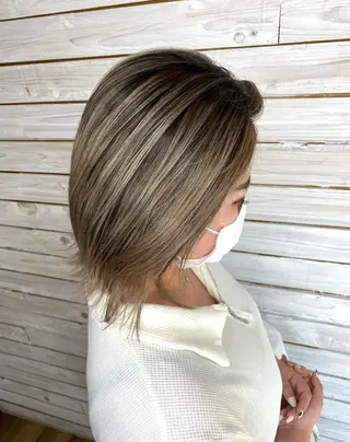 ミディアム 藤本 彩果のヘアスタイル