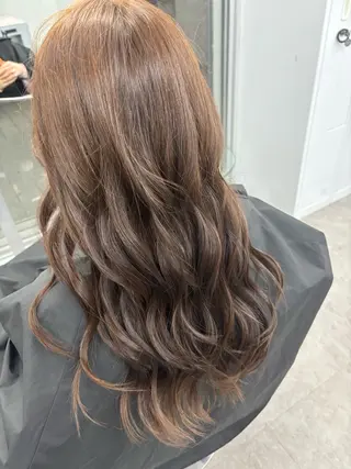 ロング 長谷川 日南のヘアスタイル