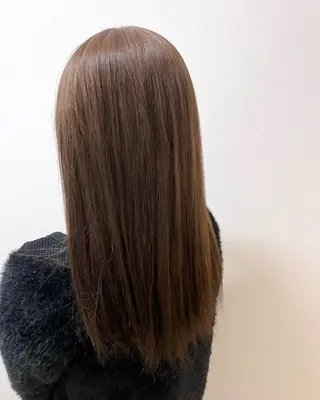 ロング カラー レナークアリア 沼畑 野乃花のヘアスタイル