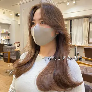 ミディアム カラー SALOWIN 新宿三丁目EAST所属・韓国レイヤー🇰🇷 layercut✂️のヘアスタイル