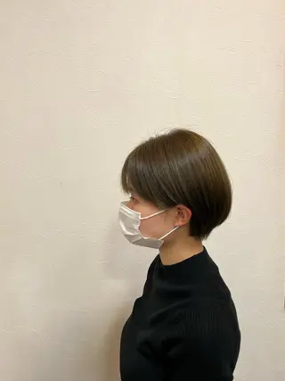 ショート カラー 松田 紗采のヘアスタイル