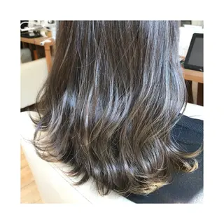 セミロング カラー タカノ アツコのヘアスタイル