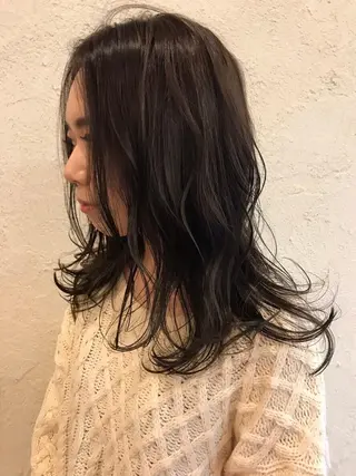 ロング シールエクステ/ ハイトーンカラーのヘアスタイル