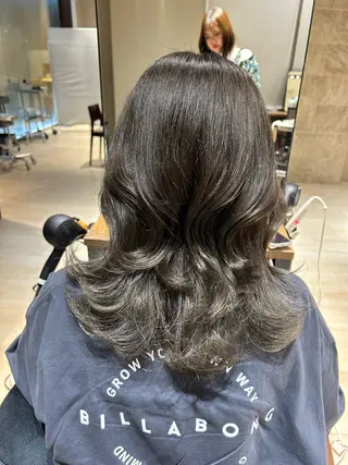 セミロング 🎀大竹美侑／顔まわ りカット／レイヤーのヘアスタイル