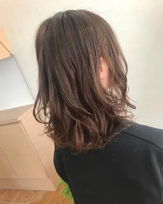 ミディアム パーマ 荒木 ひろかのヘアスタイル