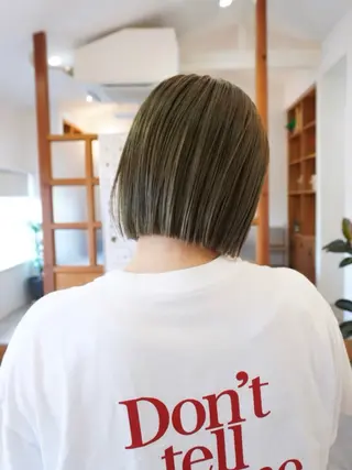 ショート カラー December 伊勢崎のヘアスタイル