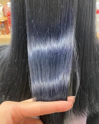 セミロング FERIA梅田🖤 透明感カラー🎀のヘアスタイル